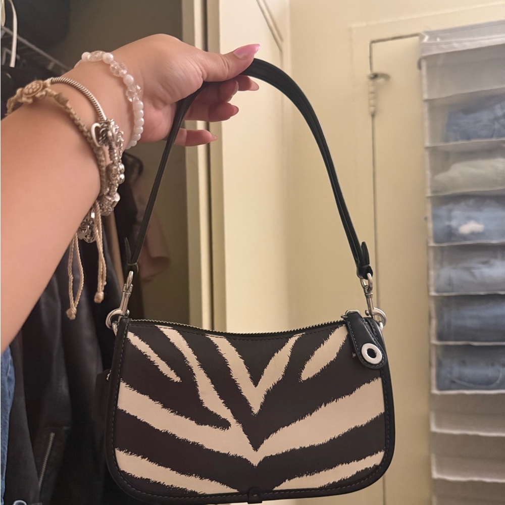 Coach Zebra swinger bag - Picture 3 of 5